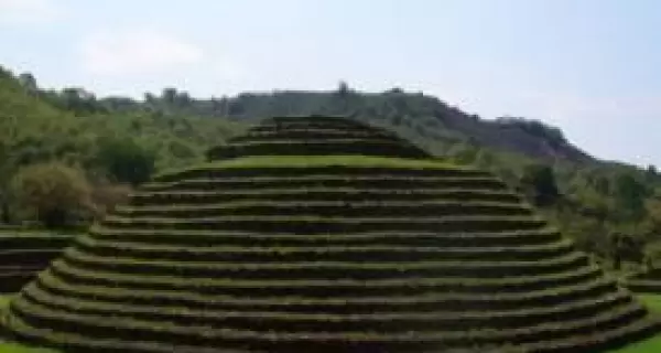 Vista de las pir�mides circulares de Guachimontones, Jalisco