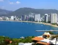 La bah�a de Acapulco desde uno de sus mejores miradores, la Capilla de la Paz.