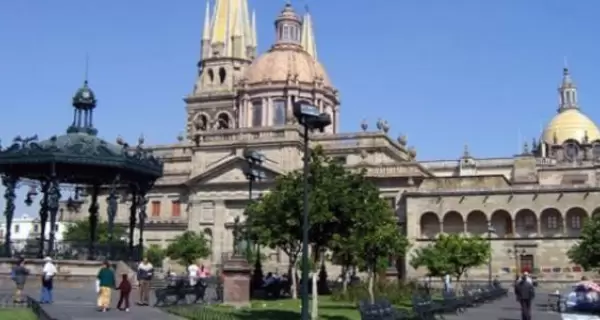 La Catedral de Guadalajara domina el Centro Hist�rico: historia, arquitectura y esencia de la Perla Tapat�a.