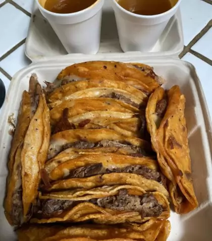 taco-saturday_t20_e9WQRB