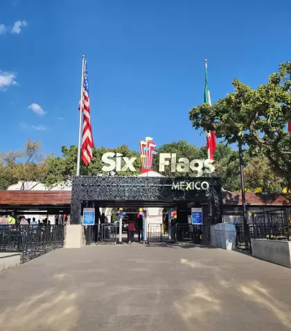 Entrada al parque Six Flag M�xico