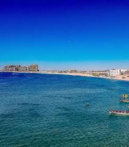 Vista de Playa Bonita en Puerto Pe�asco, Sonora