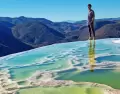 Familias disfrutando de las vistas en Hierve el Agua, Oaxaca