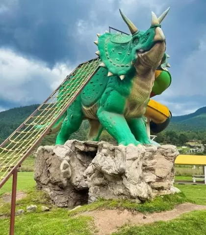 Parque tem�tico de dinosaurios