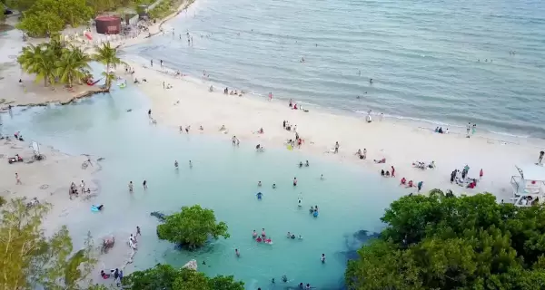 Playa Punta Esmeralda