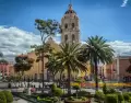 Atlixco destaca por su clima templado, flores y paseos al aire libre.