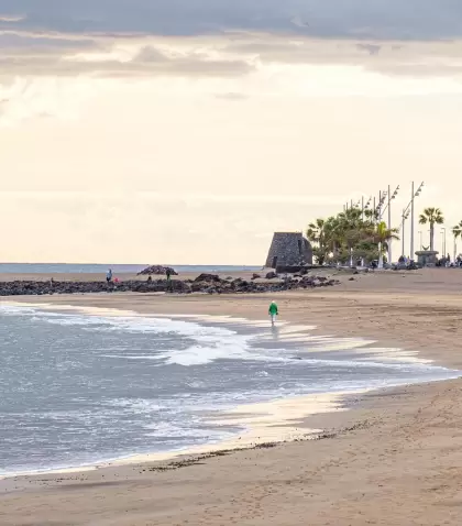 Las playas accesibles desde la ciudad son uno de los grandes atractivos del destino.
