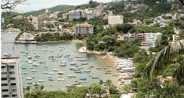 Manzanillo es una bah�a peque�a y protegida ideal para relajarse.