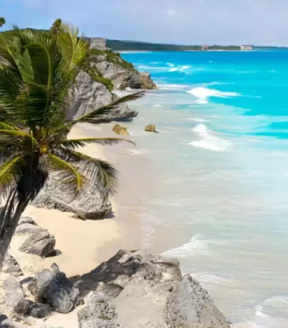 Playa Para�so es ideal para nadar y descansar con mar calmo.