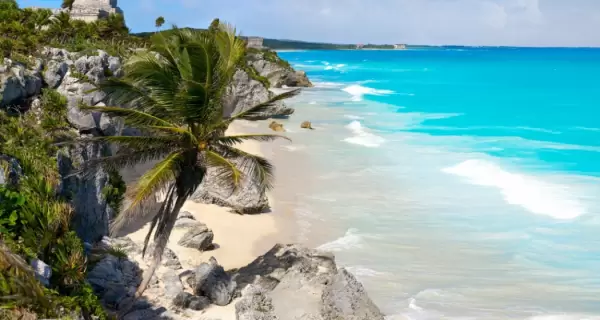 Playa Para�so es ideal para nadar y descansar con mar calmo.