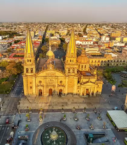 Guadalajara combina tradici�n cultural y vida urbana activa.