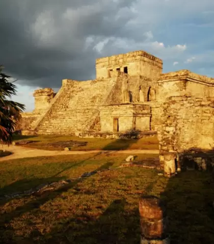 Tulum combina arqueolog�a maya y paisaje natural.