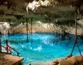 Nadar en un cenote es una de las experiencias m�s memorables de la regi�n.