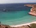 Ensenada Grande, en Isla Partida, ofrece arenas doradas y aguas turquesa en el coraz�n del Mar de Cort�s, Baja California, M�xico.