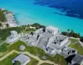 En Zona Arqueol�gica de Tulum, recorrer las ruinas frente al mar Caribe combina historia y vistas �nicas.