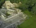 La arquitectura monumental y el misterio de su historia convierten la visita en un viaje directo al coraz�n del mundo maya.