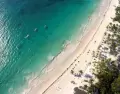Playa del Caribe mexicano vista desde el aire, en la costa de Quintana Roo.