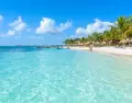 Riviera Maya imperdible con playa caribe�a y mar turquesa.