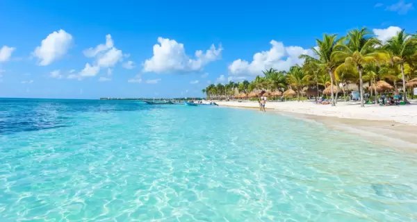 Riviera Maya imperdible con playa caribe�a y mar turquesa.