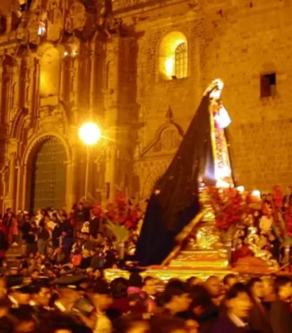 Semana Santa 2026 en M�xico con procesi�n religiosa en ciudad colonial.