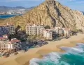 Entre el desierto y el mar, Los Cabos recibe a miles de viajeros en plena temporada.