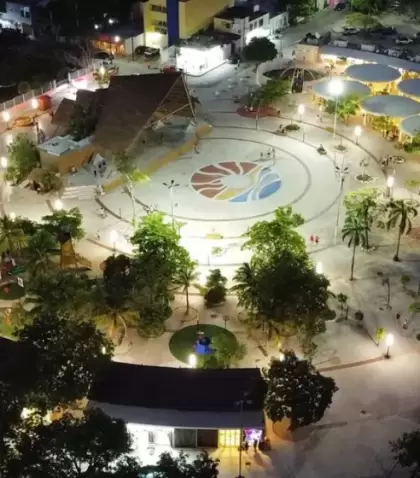 Canc�n m�s all� de la zona hotelera, con vista del Parque Las Palapas en el centro de la ciudad.