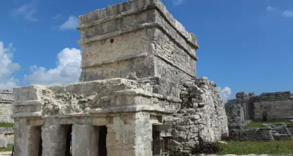 La Zona Arqueol�gica de Tulum es uno de los sitios m�s elegidos por los viajeros.