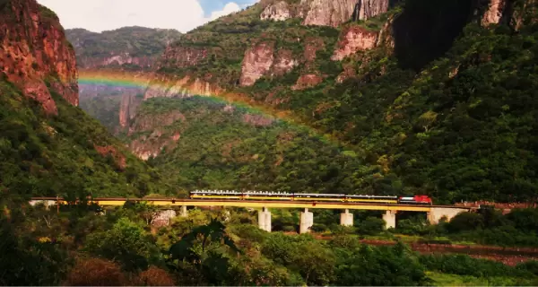 Barrancas del Cobre: un paisaje de ca�ones y monta�as que quitan el aliento.