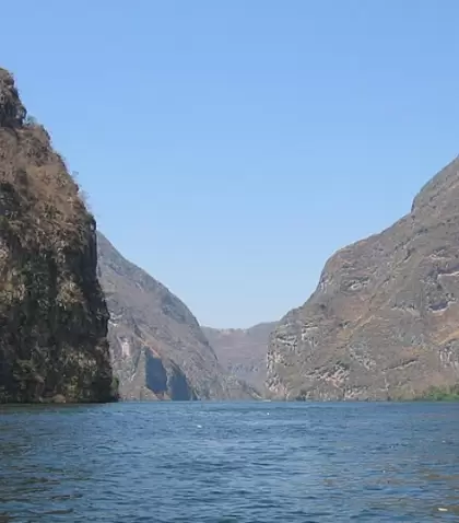R�o Grijalva: un viaje entre selva y agua.