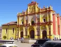 Catedral de San Crist�bal de Las Casas, vista desde el palacio municipal.