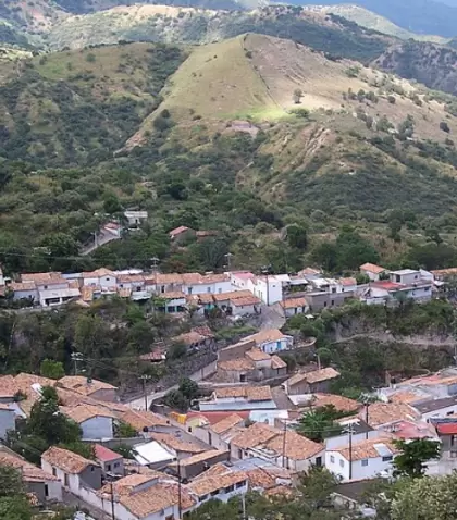 A los pies del cerro El Vig�a, La Yesca combina tradici�n, naturaleza y una serenidad que define otra cara del Pac�fico mexicano.