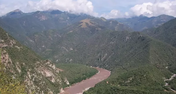 En Durango, los paisajes abiertos de la Sierra Madre Occidental invitan a descubrir un norte aut�ntico y sereno.