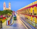 Campeche despliega su encanto entre calles coloniales, casas coloridas y el mar como tel�n de fondo.