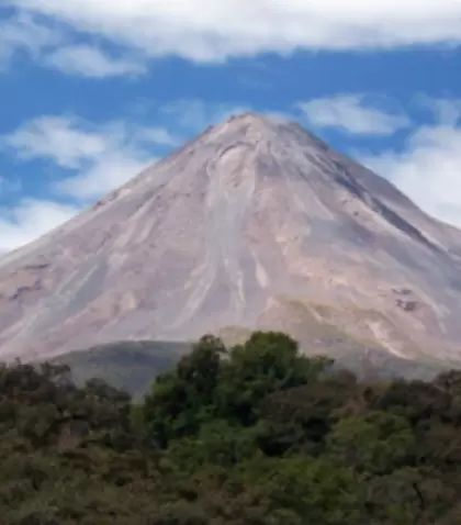 Volc�n de Fuego, naturaleza en movimiento que deja huella.
