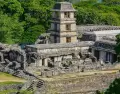 Explorar la zona arqueol�gica de Palenque es adentrarse en la grandeza de la civilizaci�n maya.