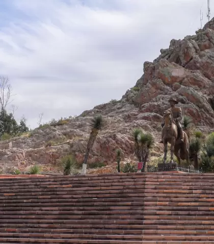 Desde el Cerro de la Bufa, la ciudad se revela entre historia y vistas panor�micas.