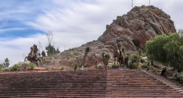 Desde el Cerro de la Bufa, la ciudad se revela entre historia y vistas panor�micas.