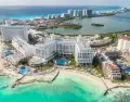 Hospedaje con vistas: disfruta de la zona hotelera de Canc�n y sus playas caribe�as desde la comodidad de tu habitaci�n.