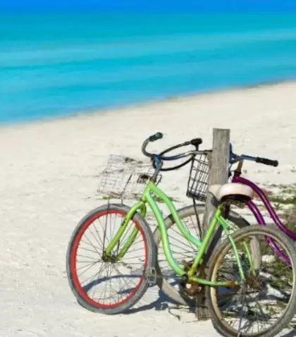 Descubre Tulum sobre dos ruedas: recorre la ciclov�a de la Riviera Maya y disfruta cada rinc�n sin depender del coche.
