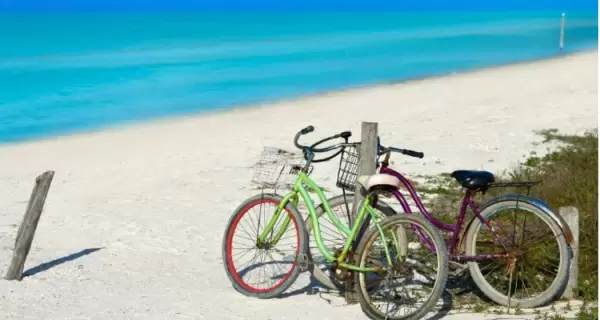 Recorrer la Riviera Maya en bicicleta es una forma pr�ctica y sustentable de moverse.