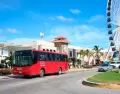 En Canc�n, colectivos y taxis conectan playas y centro: elegir bien c�mo moverse cuida el presupuesto.