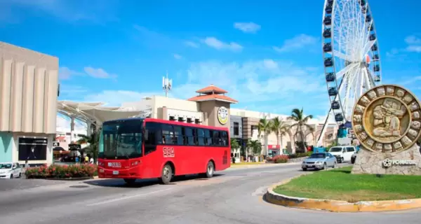 En Canc�n, colectivos y taxis conectan playas y centro: elegir bien c�mo moverse cuida el presupuesto.