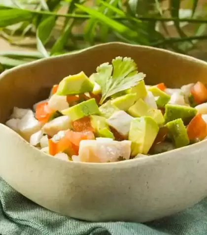En Tulum, el ceviche y otros platos locales conviven con propuestas contempor�neas que reflejan la evoluci�n de su escena gastron�mica.