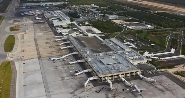 Desde Aeropuerto Internacional de Canc�n hacia la Riviera Maya, hay opciones de transporte econ�mico para empezar el viaje sin gastar de m�s.