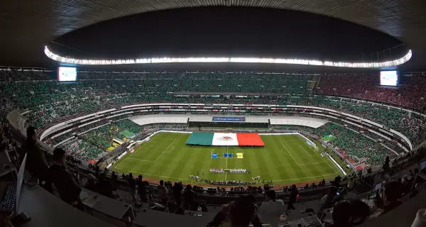 En Estadio Azteca, vivir un partido de Selecci�n de M�xico permite sumarse a una de las experiencias m�s intensas del pa�s.