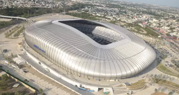En Estadio BBVA, sede de la Copa Mundial de la FIFA 2026, la energ�a del f�tbol se vive con intensidad en un escenario moderno y vibrante.