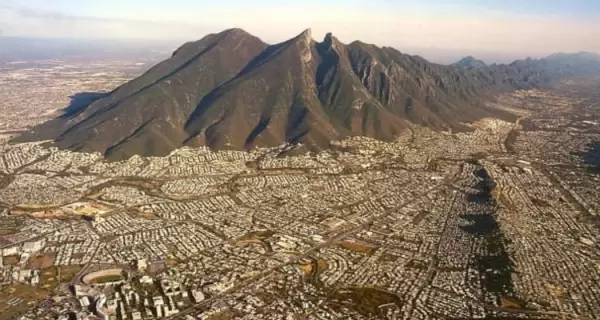 El Cerro de la Silla domina el paisaje de Monterrey y se mantiene como uno de los �conos naturales m�s reconocidos del norte de M�xico.