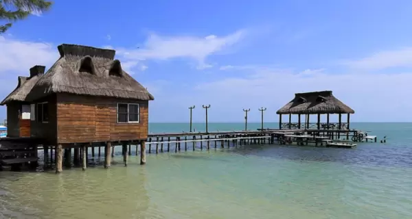 Isla Aguada combina playas serenas, naturaleza y el encanto de un peque�o pueblo costero en Campeche.