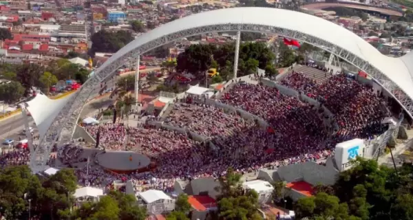 El Auditorio del Cerro del Fort�n es el escenario principal de una de las celebraciones culturales m�s emblem�ticas de Oaxaca.