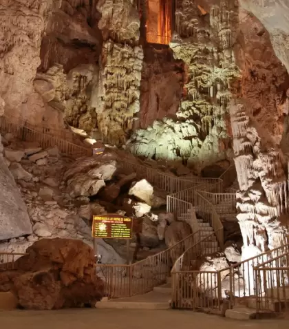 Las Grutas de Garc�a revelan formaciones milenarias y paisajes subterr�neos que convierten la visita en una experiencia �nica en Nuevo Le�n.